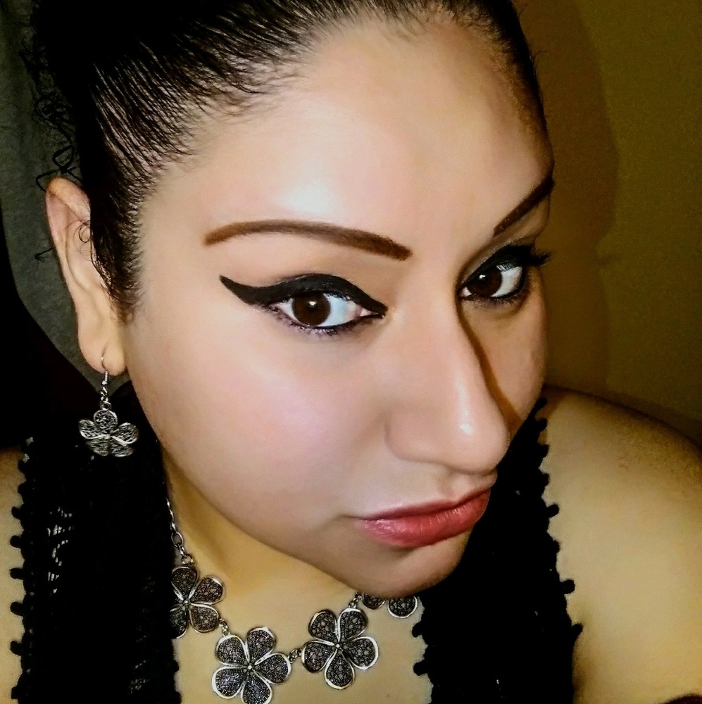 Meet your Posher, Carla